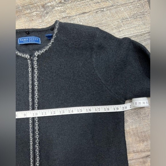Vintage Karen Scott 100% Pure Wool Cardigan w Shoulder Pads Size Medium - Picture 10 of 11